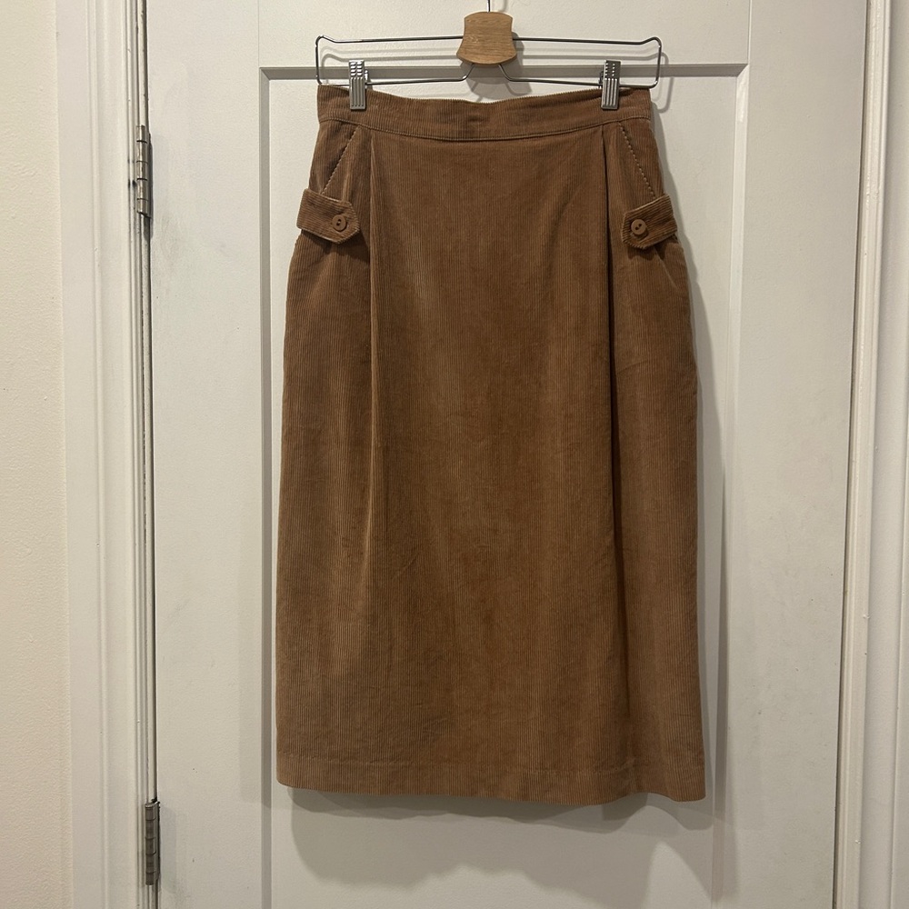 Vintage corduroy high-waisted midi skirt with pockets